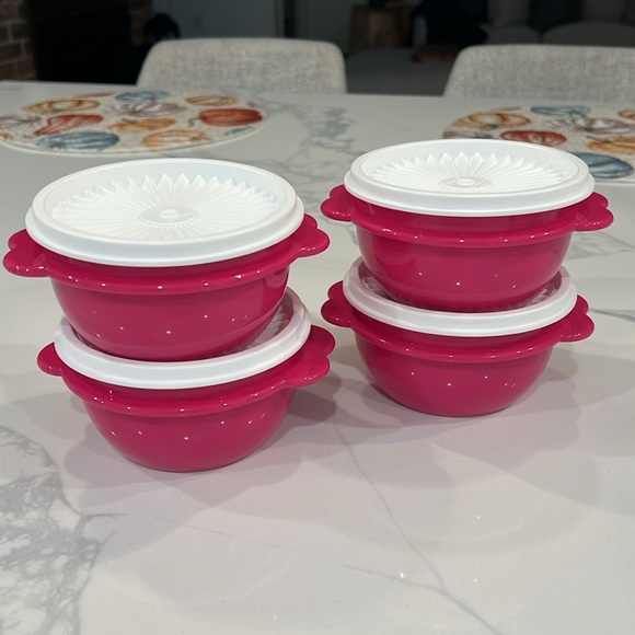 Tupperware small containers - Picture 7 of 12